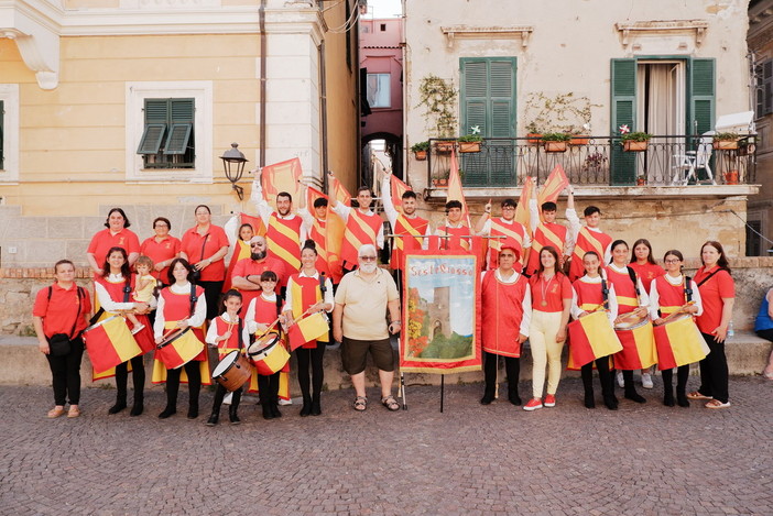 Ventimiglia: presentato domenica scorsa il nuovo gonfalone del Sestiere 'Ciassa' (Foto)