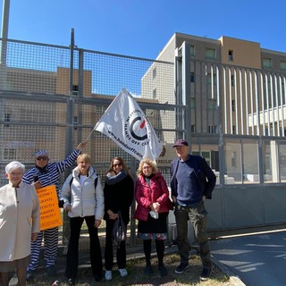 Sanremo: Nessuno Tocchi Caino e Radicali in visita al Carcere di Valle Armea, &quot;La Liguria non ha ancora un garante per i luoghi di detenzione&quot;