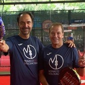 Neri Marcorè e il sindaco di Dolceacqua Fulvio Gazzola giocano in coppia a padel