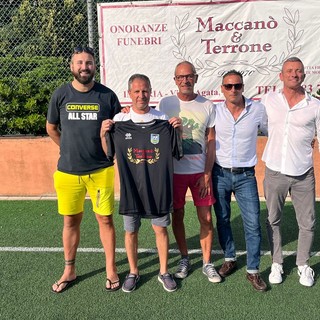 Imperia, l'Oneglia calcio rilancia le sue ambizioni: Massimo Casella è il nuovo tecnico (foto)