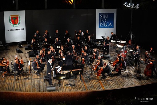 L’Orchestra Sinfonica di Sanremo al ‘Centrale’ e al Casinò per dare il benvenuto al 2024