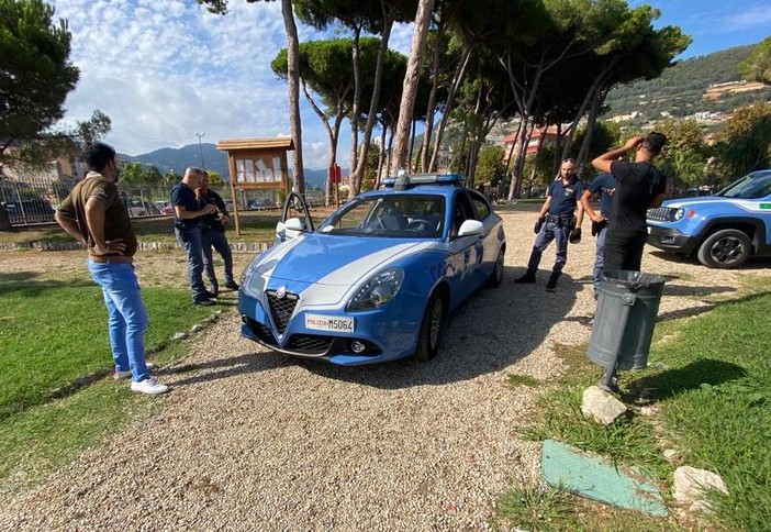 Polizia di Frontiera in azione al confine tra arresti, espulsioni e riammissioni in Francia (foto)