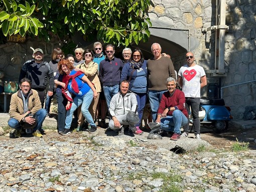 Pulizia del litorale in Arziglia, Bordighera Amor Mio scende in campo (Foto)