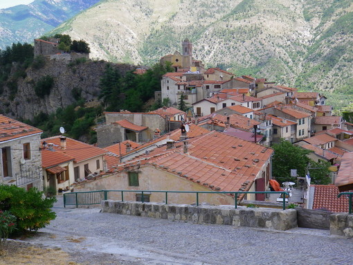 Per l'iniziativa 'Attraverso le Alpi Liguri', domenica 24 aprile il 'Tour du Mont Grazian'