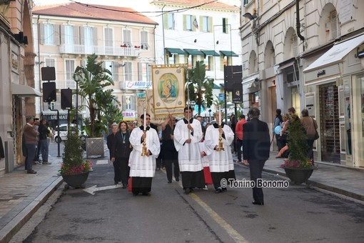 Sanremo: le foto scattate oggi da Tonino Bonomo alla processione del Corpus Domini nel centro città