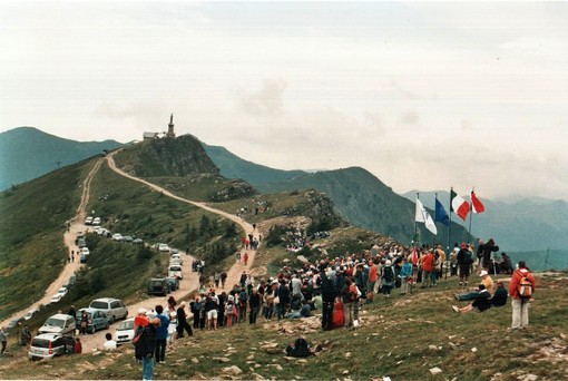 Sul Monte Saccarello si celebra il 'Giuramento della Fraternità Montanara'