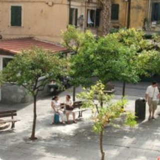 Sanremo: miasmi segnalati in piazza Bresca, pronti interventi dell'Assessorato all'Ambiente