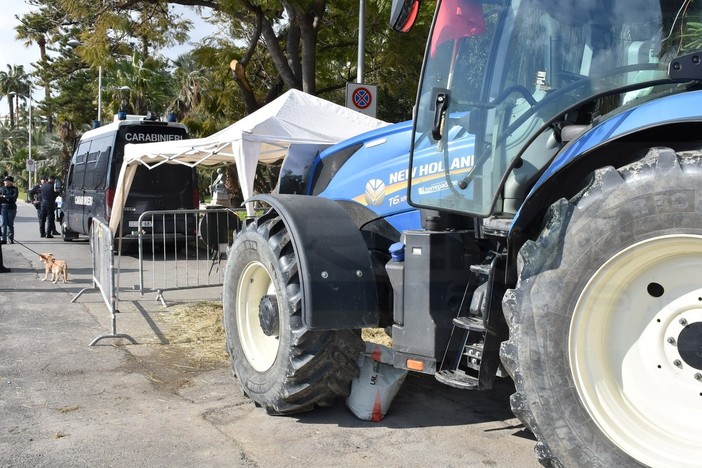 Protesta trattori, Rai: &quot;Stiamo ricevendo mail di singoli agricoltori, chi facciamo salire?&quot;