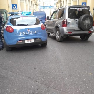 Imperia: importunavano i clienti dei negozi di via Bonfante, due persone identificate dalla polizia