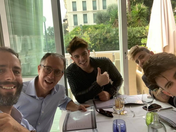 Sanremo: Sindaco e Cda a pranzo con i 'The Kolors' &quot;Sono bravi ma soprattutto simpatici&quot; (Foto)