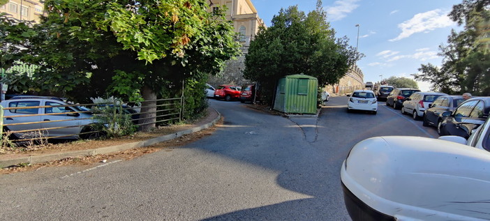 Sanremo: il parcheggio sotto l'ospedale è ancora senza controllo, spesso si registrano liti che sfiorano la rissa