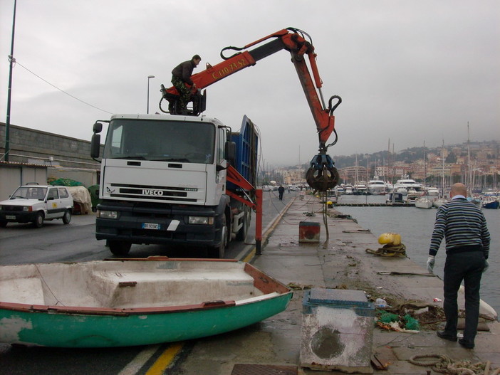 Sanremo: oggi, pulizia straordinaria al Porto Vecchio