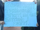 Ventimiglia, gravi problemi a scuola: sit-in degli studenti davanti al 'Fermi' (Foto e video)