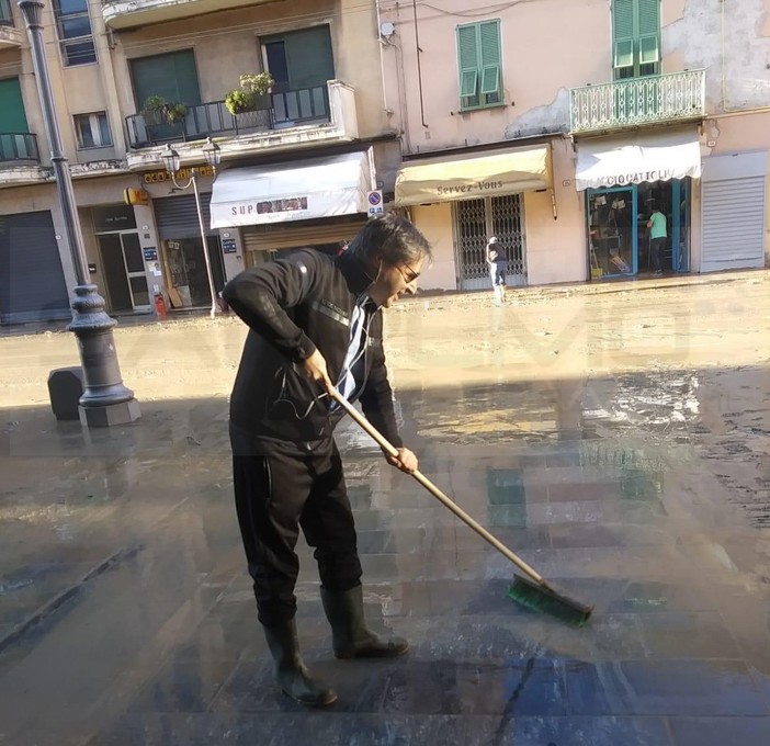 Ventimiglia: anche don Ferruccio tra gli 'Angeli del Fango' &quot;Vi aspetto domani per dare una mano alla città&quot;