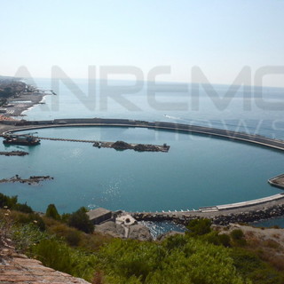 Ventimiglia: una 'frenata' dal Consiglio Nazionale di Porto sul porto degli scoglietti 'Cala del Forte'