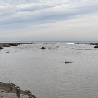 “Acqua che spacca il monte, che affonda terra e ponte”: da Ventimiglia le immagini di una settimana che resterà per sempre nella memoria (Video)