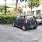 Taggia: parcheggi non consentiti e manovre 'azzardate' al cimitero, le proteste dei cittadini (Foto)