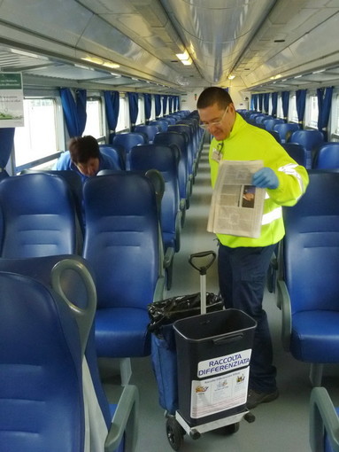 Treni liguri ancora più ecologici: la raccolta dei rifiuti a bordo diventa ‘differenziata’