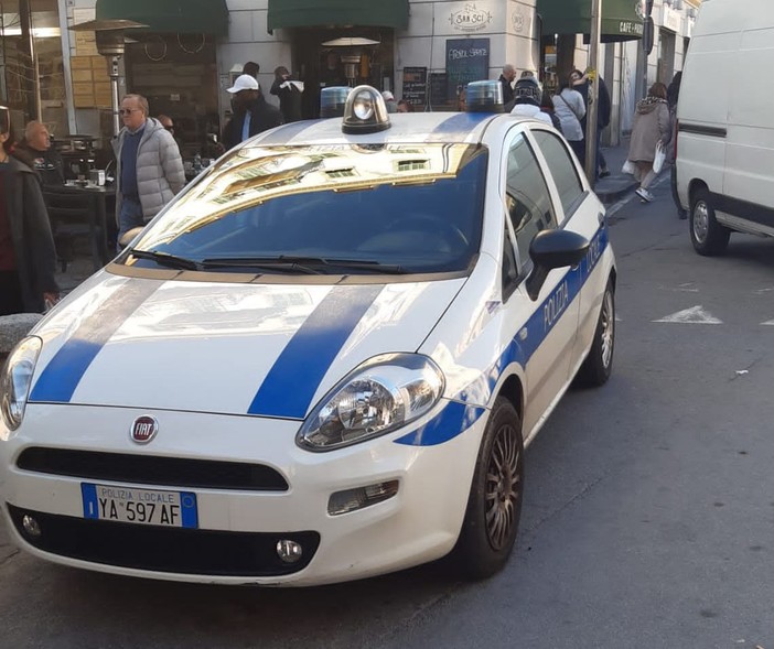 Sanremo: collaborazione Comune, Polizia e Municipale, allontanati dalla città due stranieri pericolosi