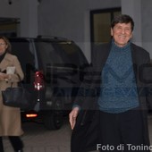 Festival di Sanremo: dopo Amadeus è arrivato anche Gianni Morandi, delirio di fan di fronte all'hotel Globo (Foto)