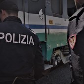 Ventimiglia: giovane straniero accoltellato in via Aprosio, soccorso dalla Polizia Ferroviaria alla stazione