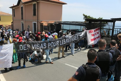 Il presidente della Regione Toti &quot;Non bisogna permettere ai migranti di raggiungere Ventimiglia&quot;