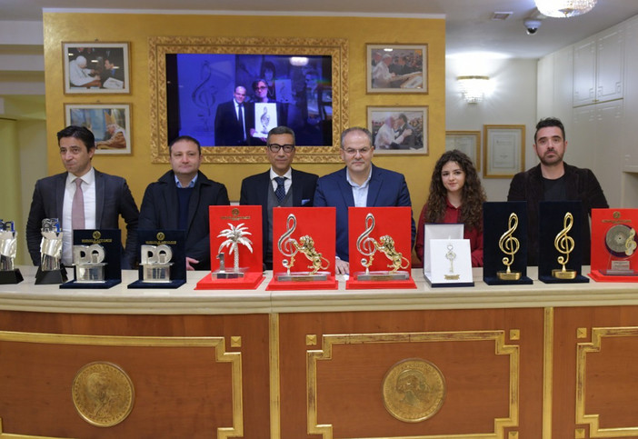 #Sanremo2020: i premi del maestro orafo Michele Affidato per i big della musica