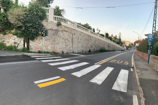 Sanremo: perdita d'acqua e miasmi nella zona di corso Marconi, le proteste dei residenti (Foto)