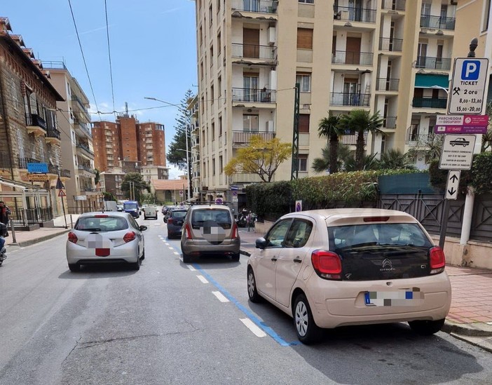 Arma di Taggia: in allestimento il cantiere per la nuova scuola in viale delle Palme, parcheggi gratis in via Stazione