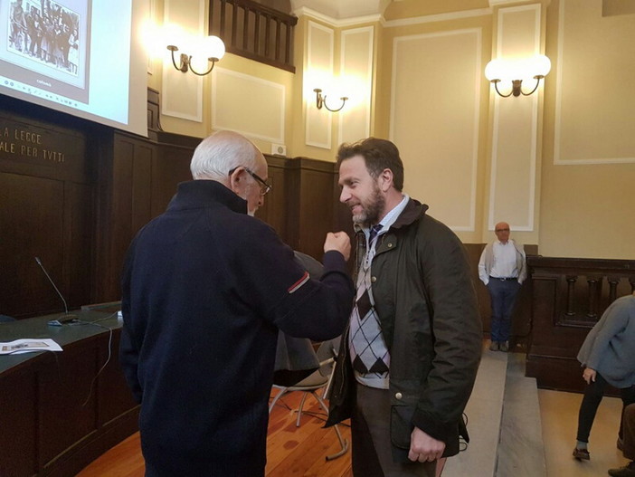 Il Presidente del Consiglio regionale Piana alla presentazione di ‘Racconti davanti al focolare’