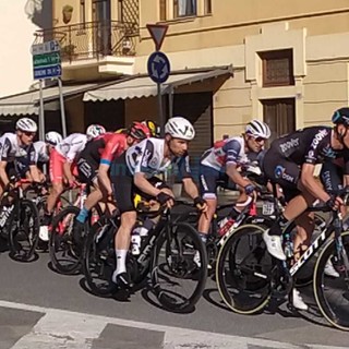 Il passaggio della Milano-Sanremo a Imperia