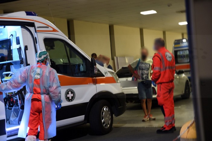 Sanremo: dà in escandescenze al pronto soccorso del 'Borea', minacce agli operatori e accesso bloccato (Foto)