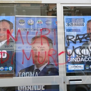 Ventimiglia: identificato e denunciato l'autore dell'imbrattamento al point del candidato Flavio Di Muro