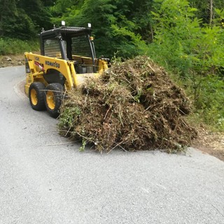 Montalto-Carpasio: pulite cunette e strade della zona che porta al Colle d'Oggia (Foto)