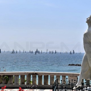 Sanremo: lo spettacolo delle vele di fronte alla costa per la partenza della 68ª edizione della 'Giraglia' (Foto)