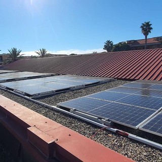 Pannelli fotovoltaici sul tetto del Palazzetto dello Sport, Ingenito: &quot;Bordighera è sempre più green&quot; (Foto)