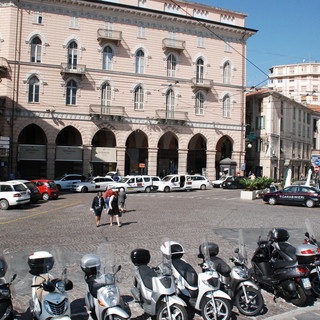 Sanremo: sostituzione piante in piazza Colombo  Rondò Garibaldi, una lettrice chiede lumi agli uffici competenti
