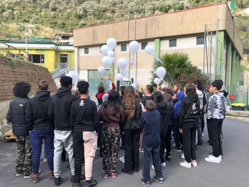 Badalucco: gli alunni delle scuole medie ricordano il 17enne Mohtadi Doukhani (Foto)