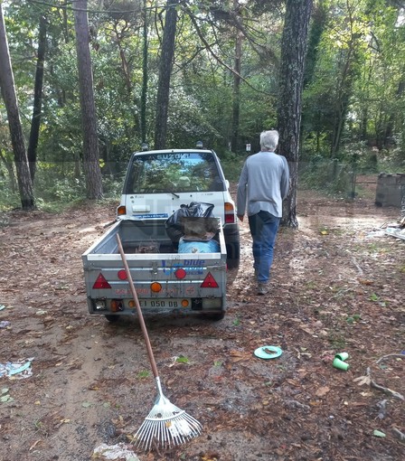 Sanremo: tempo libero a disposizione della collettività, pulita la zona delle casermette a San Romolo