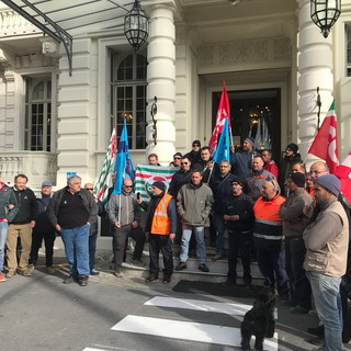 Sanremo: 'maratona' Rivieracqua, sindacati e imprenditori a colloquio con l'azienda prima dell'assemblea. Proposta una dilazione dei pagamenti (Foto e Video)