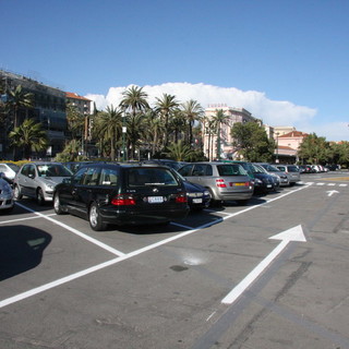 Sanremo: parcheggi sul lungomare Calvino e piazzale Dapporto, il pensiero di una lettrice