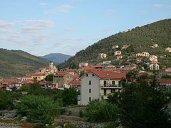 Domenica 7 luglio 2016 a Villa Viani, frazione di Pontedassio, arriva il gruppo di camminatori dell’associazione culturale “Artusin”