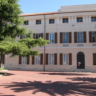 Genitori preoccupati per il caso di scabbia scoperto alle scuole Boine di Piazza Roma