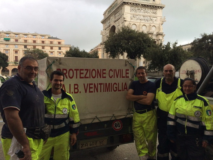 La Protezione Civile 'L. Veziano' di Ventimiglia anche oggi in aiuto alla popolazione genovese