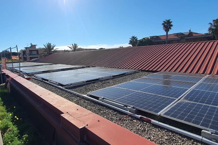 Pannelli fotovoltaici sul tetto del Palazzetto dello Sport, Ingenito: &quot;Bordighera è sempre più green&quot; (Foto)