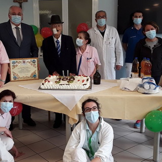 Vallecrosia: la RSA Casa Rachele festeggia i 100 anni del signor Pasquale Sicari