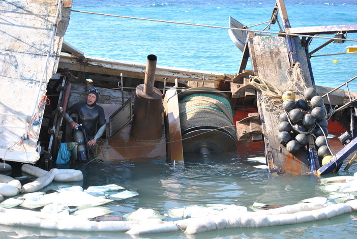 Bordighera: peschereccio rimosso di fronte al 'Caranca', il ringraziamento dei balneari