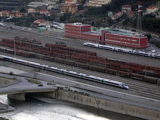 Parco Roja, parco ferroviario