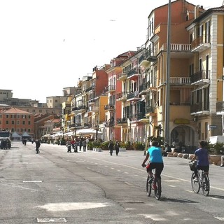 Imperia: dopo un mese dall'inizio ufficiale è sbocciata la primavera, sole e temperature in netto rialzo (Foto)