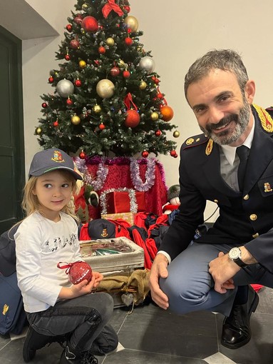 La Polizia di Stato di Imperia incontra i bambini del Centro Accoglienza Straordinaria di Triora (Foto)